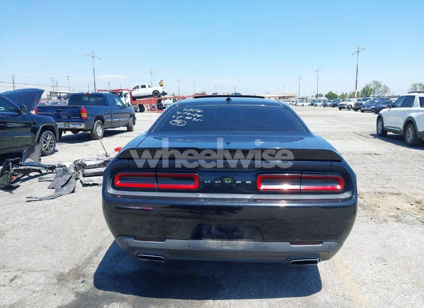 Photo 17 of 2018 Dodge Challenger SXT PLUS (VIN 2C3CDZAG3JH258838)