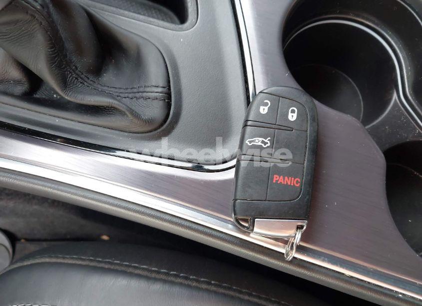 Photo 11 of 2018 Dodge Challenger SXT PLUS (VIN 2C3CDZAG3JH276918)