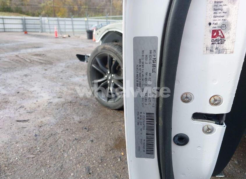 Photo 9 of 2018 Dodge Challenger SXT PLUS (VIN 2C3CDZAG3JH276918)