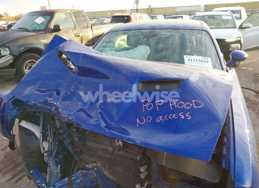 Photo 10 of 2020 Dodge Challenger SXT (VIN 2C3CDZAG3LH110384)