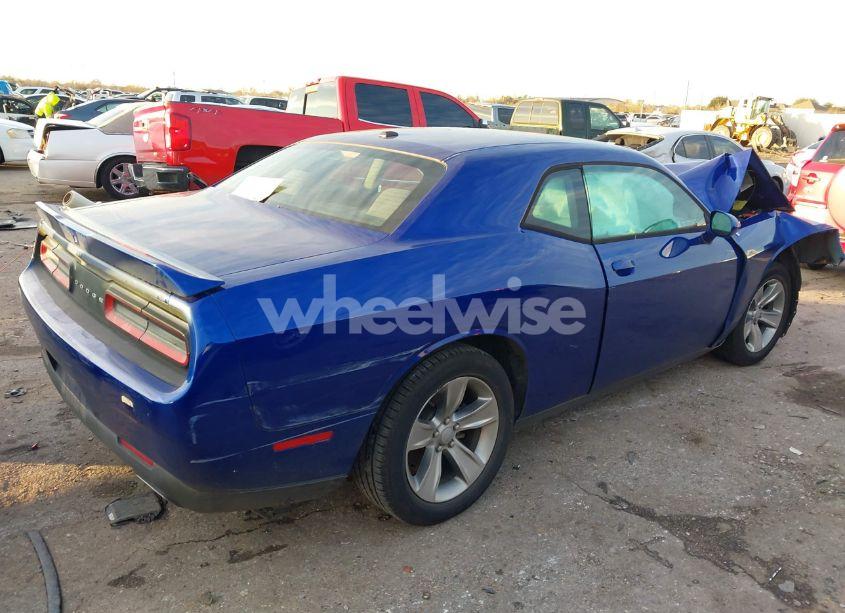 Photo 4 of 2020 Dodge Challenger SXT (VIN 2C3CDZAG3LH110384)