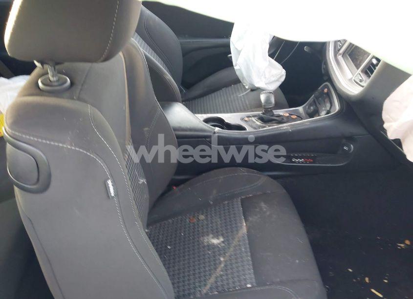 Photo 5 of 2020 Dodge Challenger SXT (VIN 2C3CDZAG3LH110384)