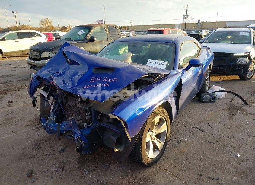 Photo 6 of 2020 Dodge Challenger SXT (VIN 2C3CDZAG3LH110384)