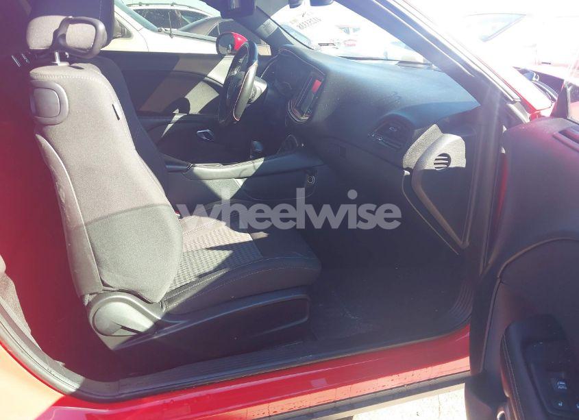 Photo 5 of 2016 Dodge Challenger SXT (VIN 2C3CDZAG4GH120086)