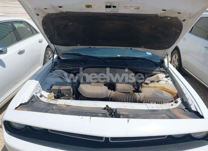 Photo 10 of 2016 Dodge Challenger SXT (VIN 2C3CDZAG4GH183737)