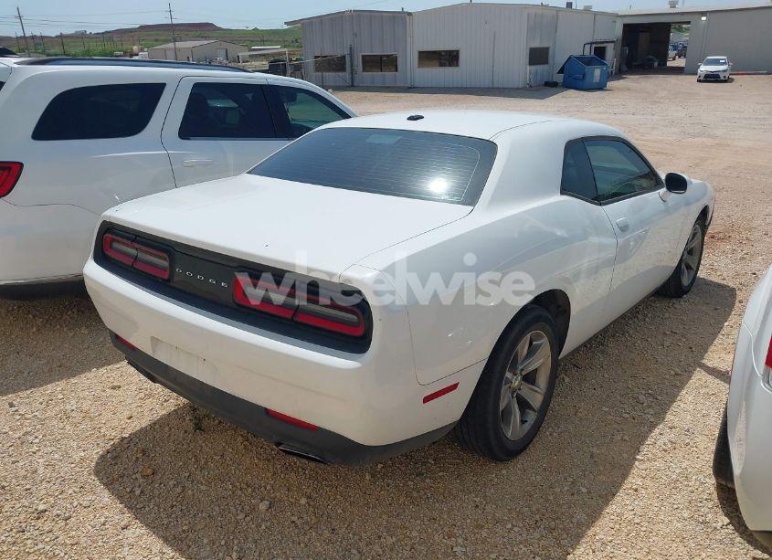 Photo 4 of 2016 Dodge Challenger SXT (VIN 2C3CDZAG4GH183737)