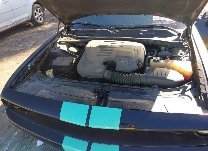 Photo 10 of 2016 Dodge Challenger SXT (VIN 2C3CDZAG4GH338514)