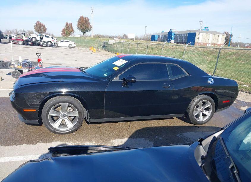 Photo 15 of 2017 Dodge Challenger SXT (VIN 2C3CDZAG4HH617267)