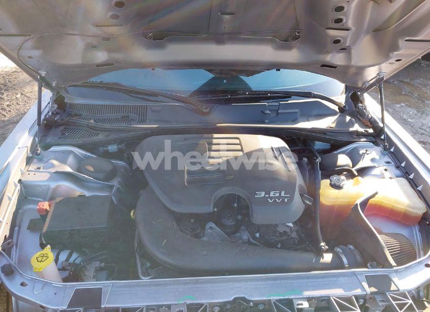 Photo 10 of 2017 Dodge Challenger SXT (VIN 2C3CDZAG4HH635784)