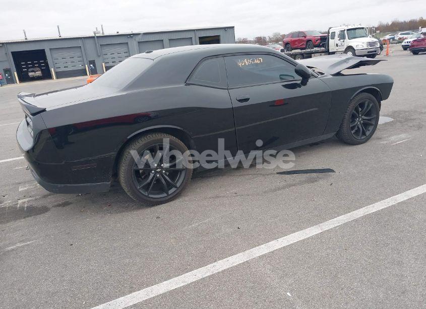 Photo 4 of 2017 Dodge Challenger SXT (VIN 2C3CDZAG4HH658367)