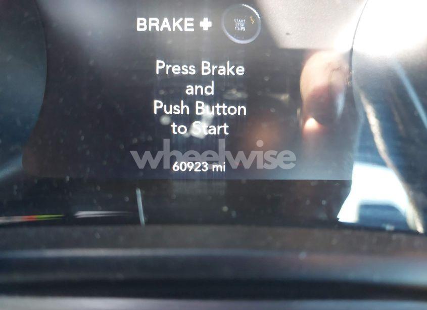 Photo 15 of 2018 Dodge Challenger SXT (VIN 2C3CDZAG4JH152933)