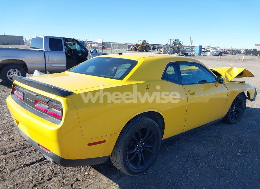 Photo 4 of 2018 Dodge Challenger SXT (VIN 2C3CDZAG4JH152933)