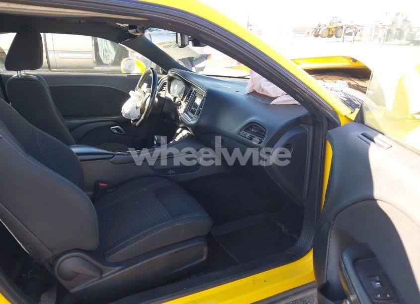 Photo 5 of 2018 Dodge Challenger SXT (VIN 2C3CDZAG4JH152933)