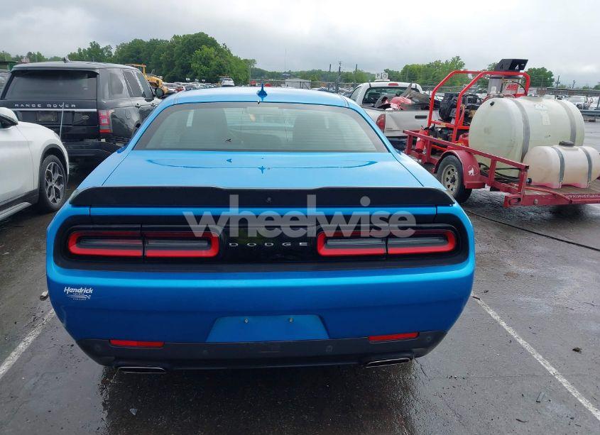 Photo 16 of 2018 Dodge Challenger SXT PLUS (VIN 2C3CDZAG4JH333952)