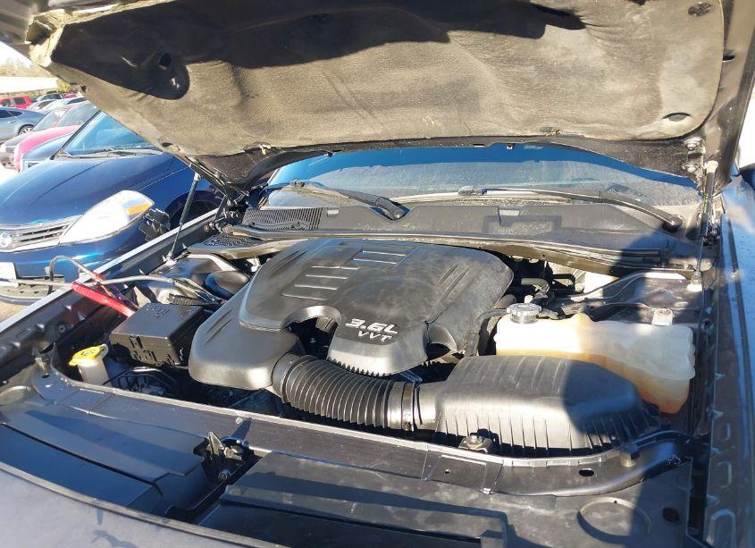 Photo 10 of 2019 Dodge Challenger SXT (VIN 2C3CDZAG4KH751560)