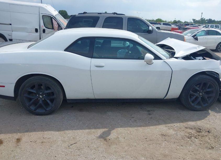Photo 13 of 2020 Dodge Challenger SXT (VIN 2C3CDZAG4LH152420)