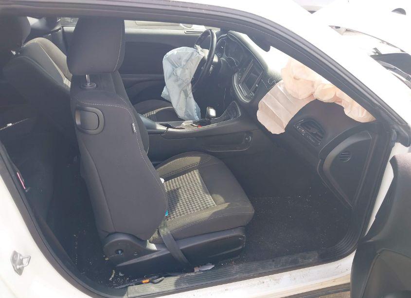 Photo 5 of 2020 Dodge Challenger SXT (VIN 2C3CDZAG4LH152420)