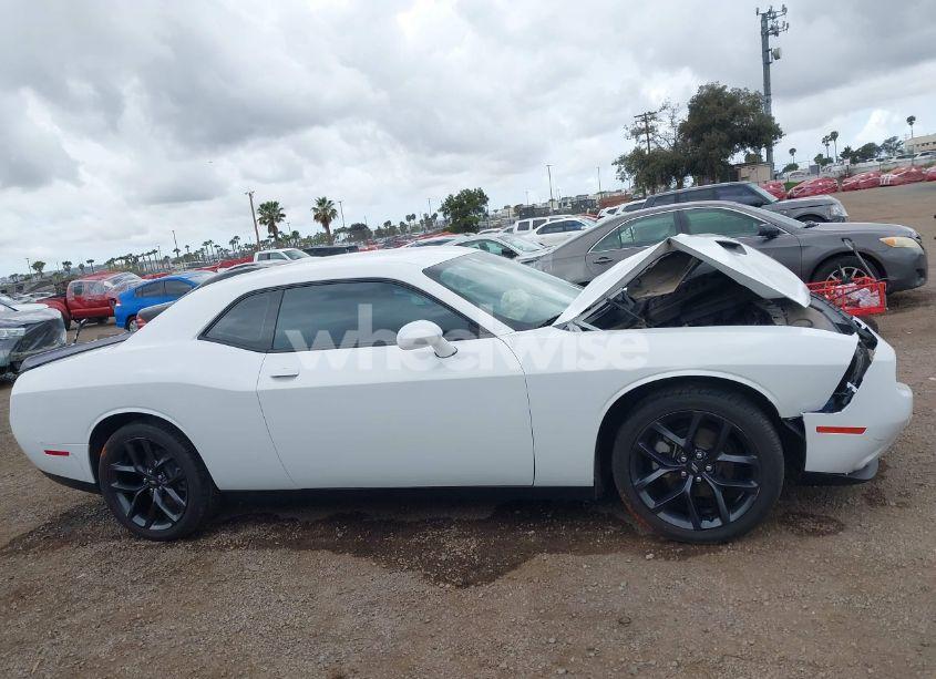 Photo 13 of 2021 Dodge Challenger SXT (VIN 2C3CDZAG4MH646245)
