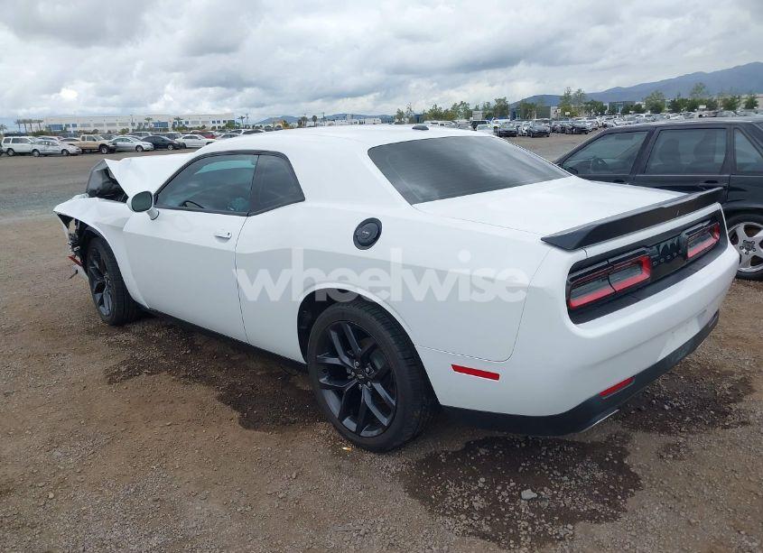 Photo 3 of 2021 Dodge Challenger SXT (VIN 2C3CDZAG4MH646245)