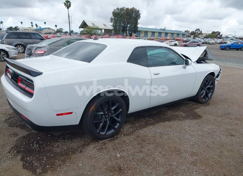 Photo 4 of 2021 Dodge Challenger SXT (VIN 2C3CDZAG4MH646245)