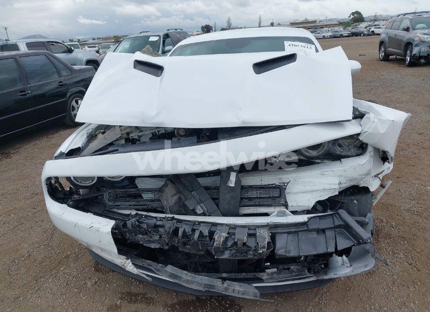 Photo 6 of 2021 Dodge Challenger SXT (VIN 2C3CDZAG4MH646245)