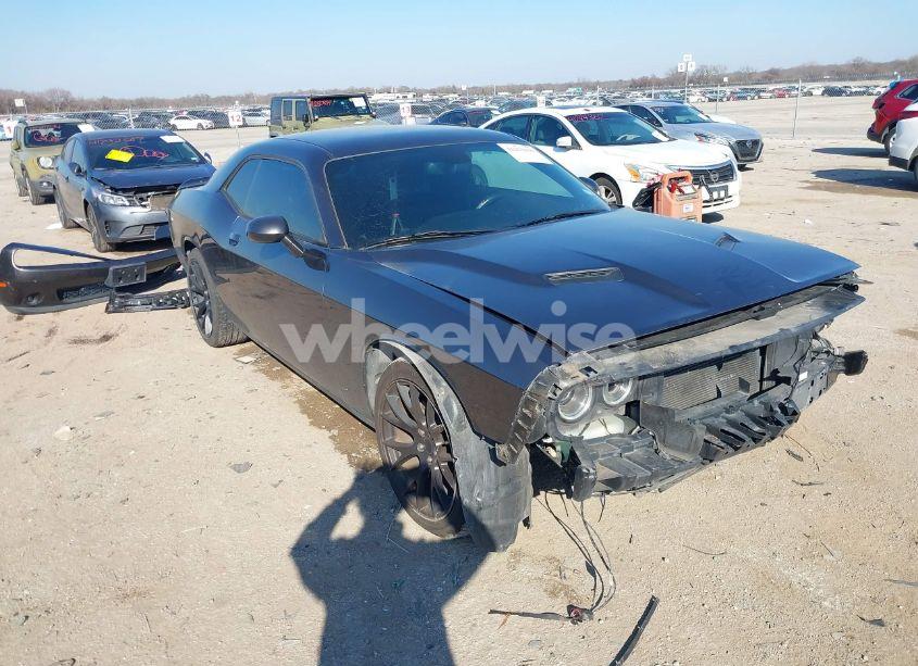 2015 Dodge Challenger SXT (VIN 2C3CDZAG5FH912973) main photo