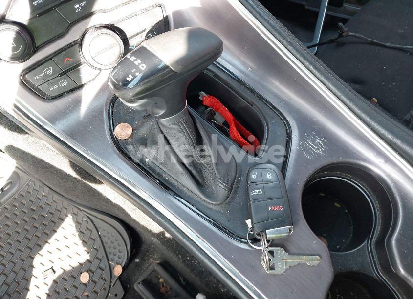 Photo 11 of 2016 Dodge Challenger SXT (VIN 2C3CDZAG5GH107816)