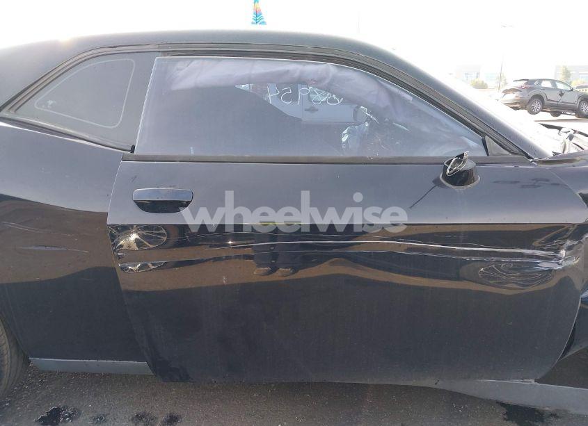 Photo 14 of 2016 Dodge Challenger SXT (VIN 2C3CDZAG5GH107816)