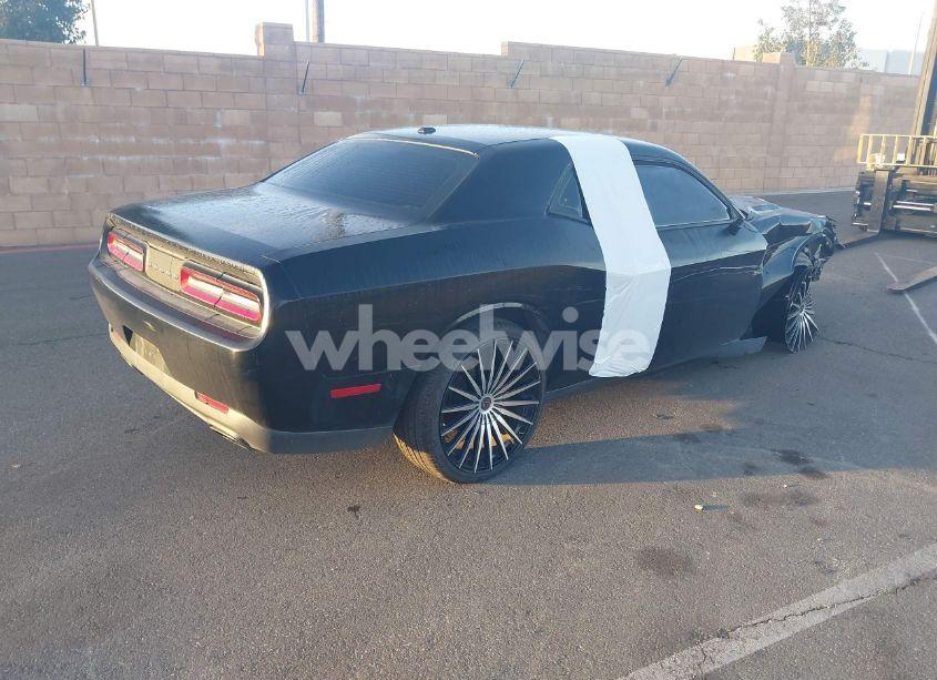 Photo 4 of 2016 Dodge Challenger SXT (VIN 2C3CDZAG5GH107816)