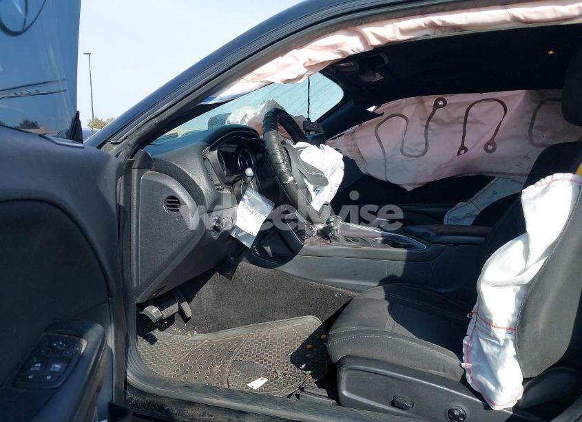 Photo 5 of 2016 Dodge Challenger SXT (VIN 2C3CDZAG5GH107816)