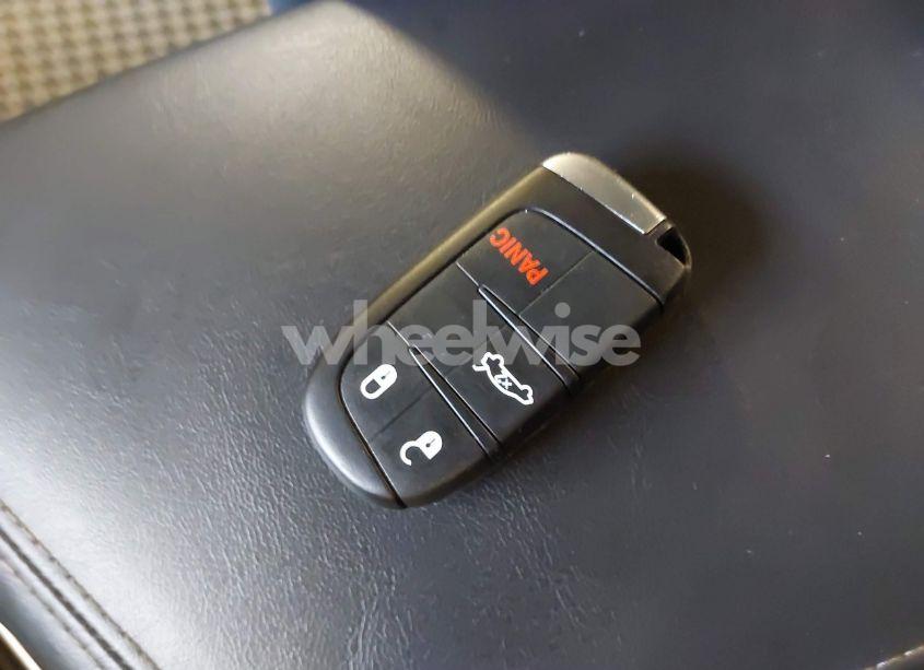 Photo 11 of 2016 Dodge Challenger SXT (VIN 2C3CDZAG5GH171905)