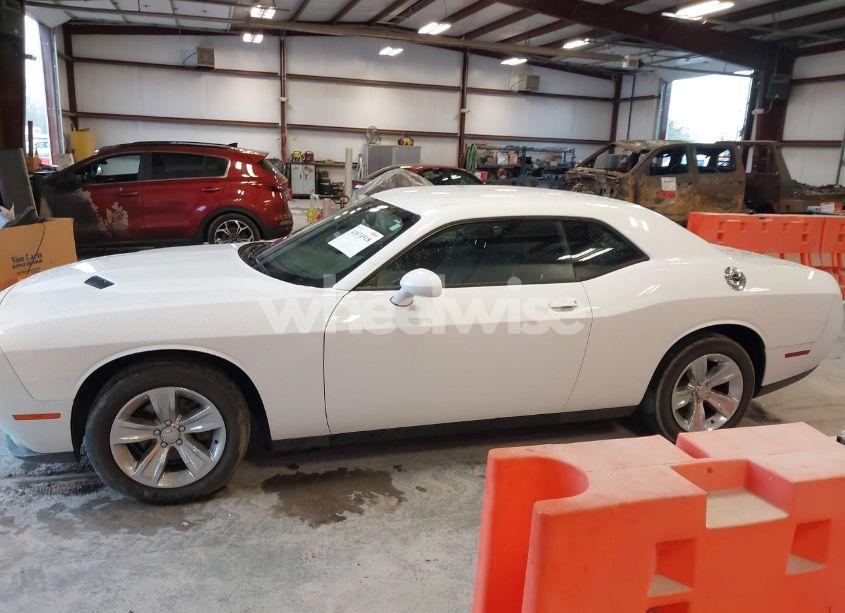 Photo 14 of 2016 Dodge Challenger SXT (VIN 2C3CDZAG5GH171905)