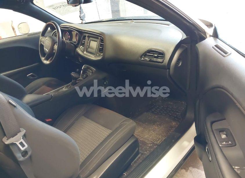 Photo 5 of 2016 Dodge Challenger SXT (VIN 2C3CDZAG5GH171905)