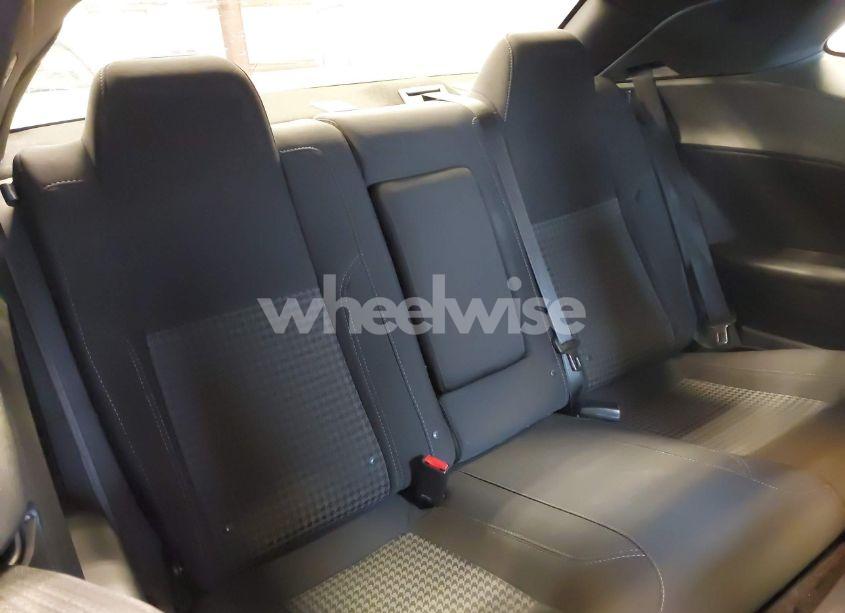 Photo 8 of 2016 Dodge Challenger SXT (VIN 2C3CDZAG5GH171905)