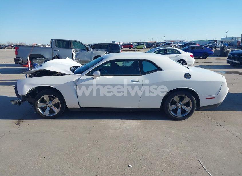 Photo 15 of 2016 Dodge Challenger SXT (VIN 2C3CDZAG5GH177591)