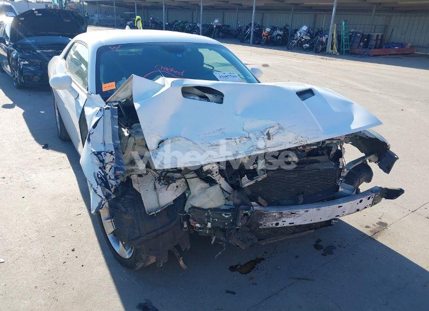 Photo 6 of 2016 Dodge Challenger SXT (VIN 2C3CDZAG5GH177591)