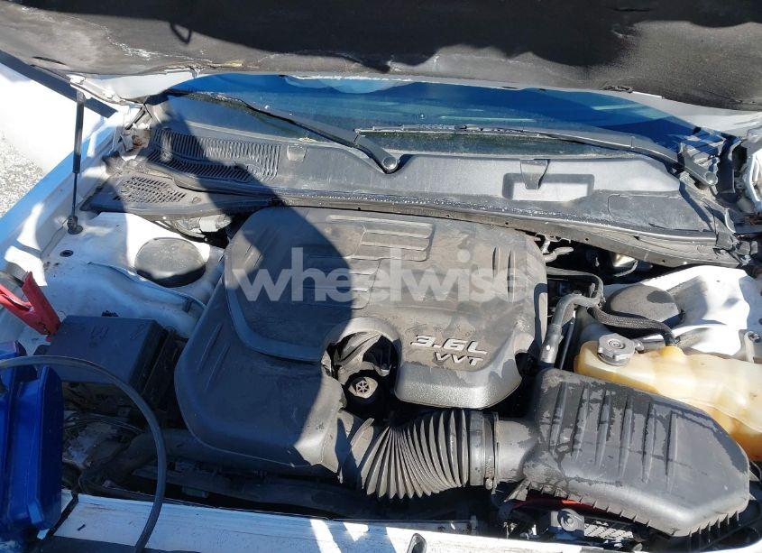 Photo 10 of 2016 Dodge Challenger SXT (VIN 2C3CDZAG5GH193130)