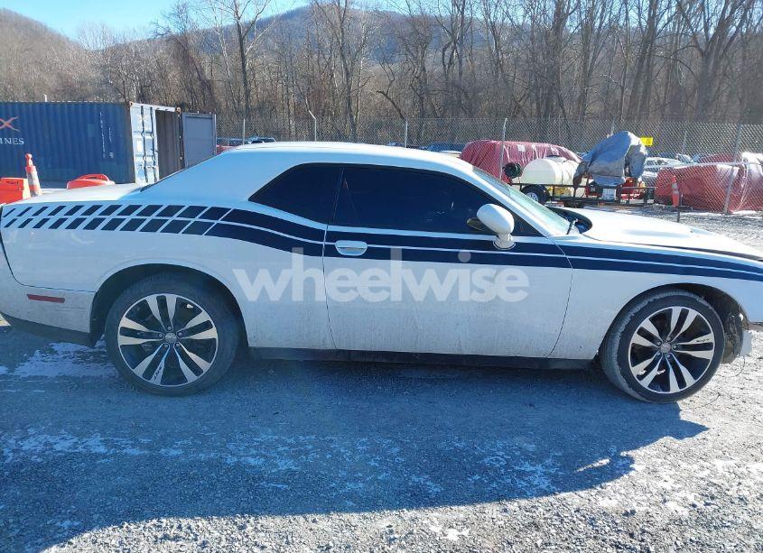 Photo 12 of 2016 Dodge Challenger SXT (VIN 2C3CDZAG5GH193130)