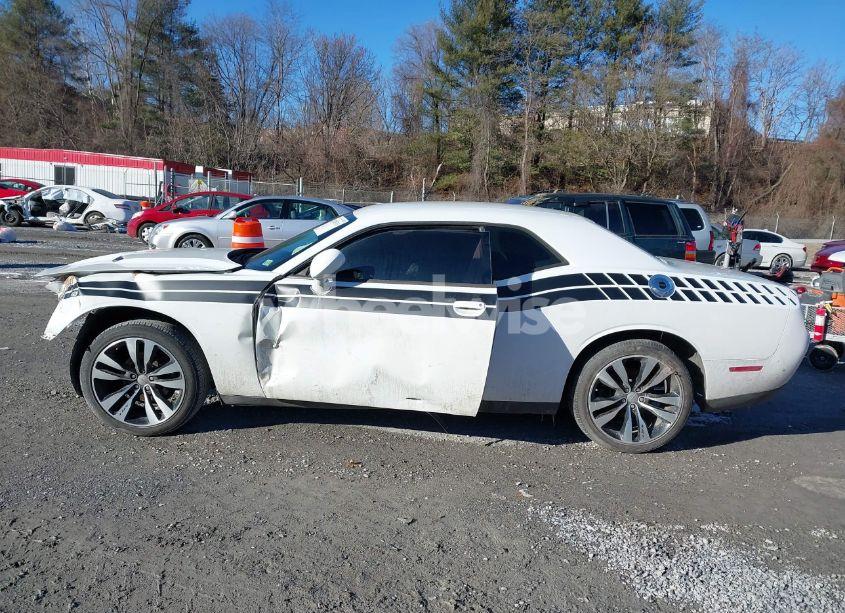 Photo 13 of 2016 Dodge Challenger SXT (VIN 2C3CDZAG5GH193130)