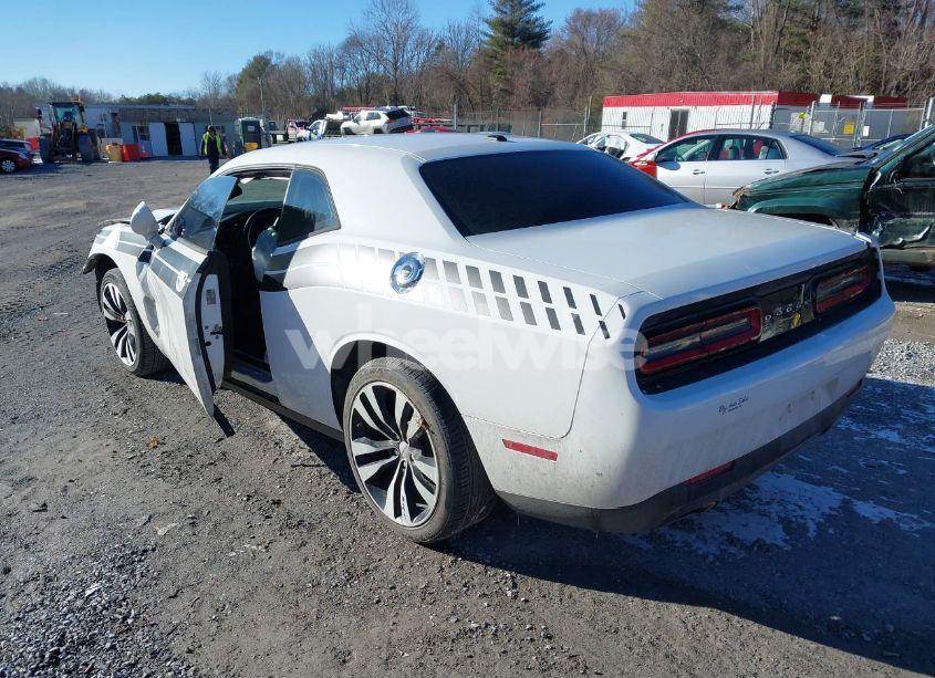 Photo 3 of 2016 Dodge Challenger SXT (VIN 2C3CDZAG5GH193130)