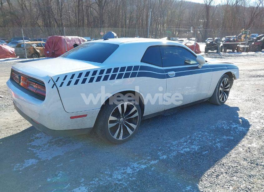 Photo 4 of 2016 Dodge Challenger SXT (VIN 2C3CDZAG5GH193130)