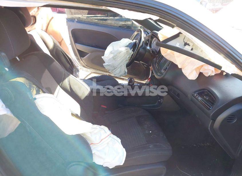 Photo 5 of 2016 Dodge Challenger SXT (VIN 2C3CDZAG5GH193130)