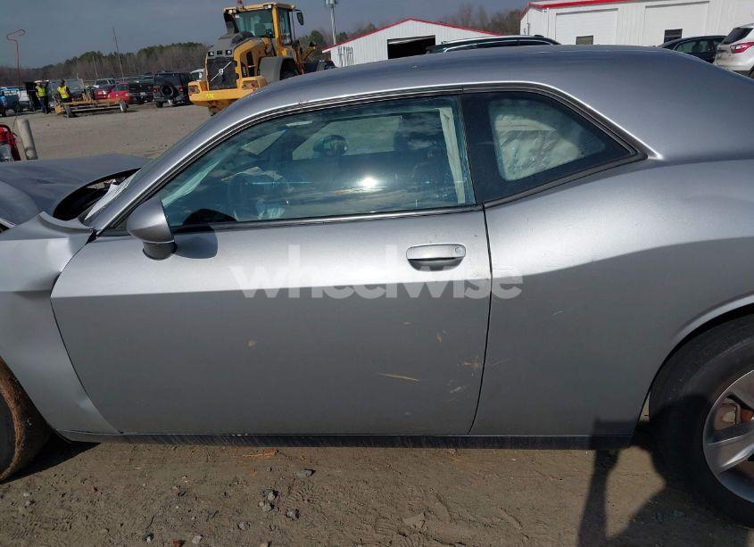Photo 14 of 2017 Dodge Challenger SXT (VIN 2C3CDZAG5HH651489)