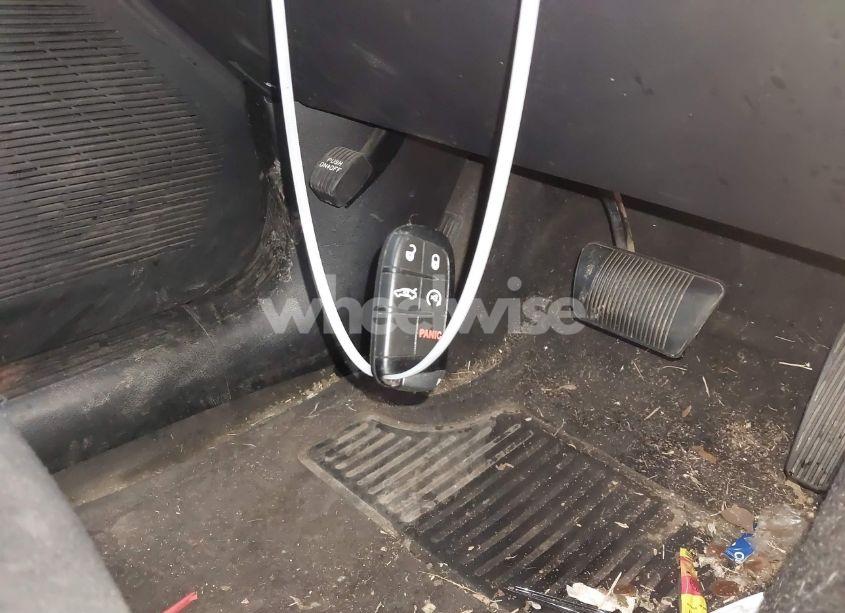 Photo 11 of 2018 Dodge Challenger SXT (VIN 2C3CDZAG5JH118922)