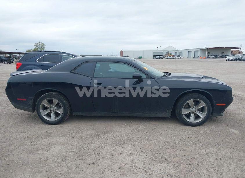 Photo 13 of 2018 Dodge Challenger SXT (VIN 2C3CDZAG5JH118922)