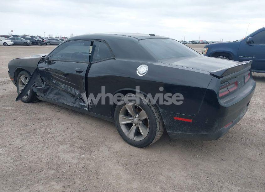 Photo 3 of 2018 Dodge Challenger SXT (VIN 2C3CDZAG5JH118922)