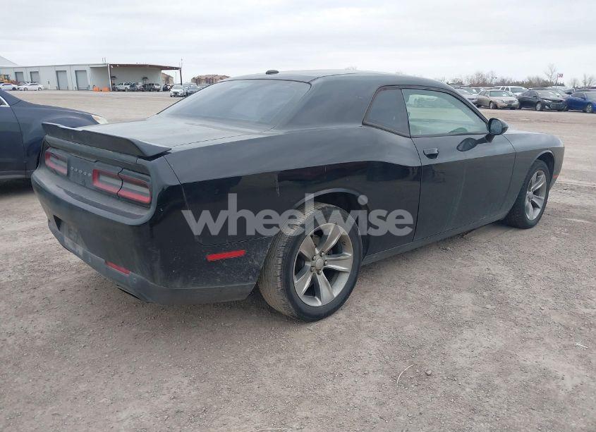 Photo 4 of 2018 Dodge Challenger SXT (VIN 2C3CDZAG5JH118922)