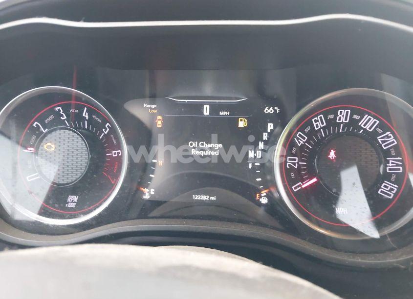 Photo 7 of 2018 Dodge Challenger SXT (VIN 2C3CDZAG5JH118922)