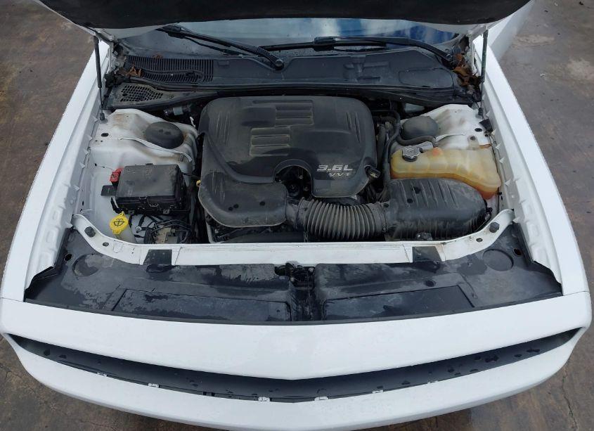 Photo 10 of 2018 Dodge Challenger SXT (VIN 2C3CDZAG5JH183706)