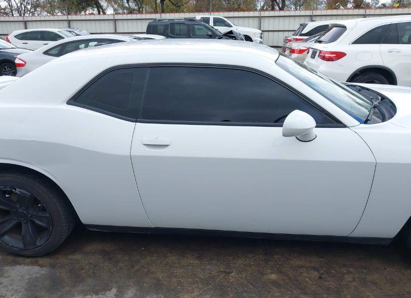 Photo 13 of 2018 Dodge Challenger SXT (VIN 2C3CDZAG5JH183706)